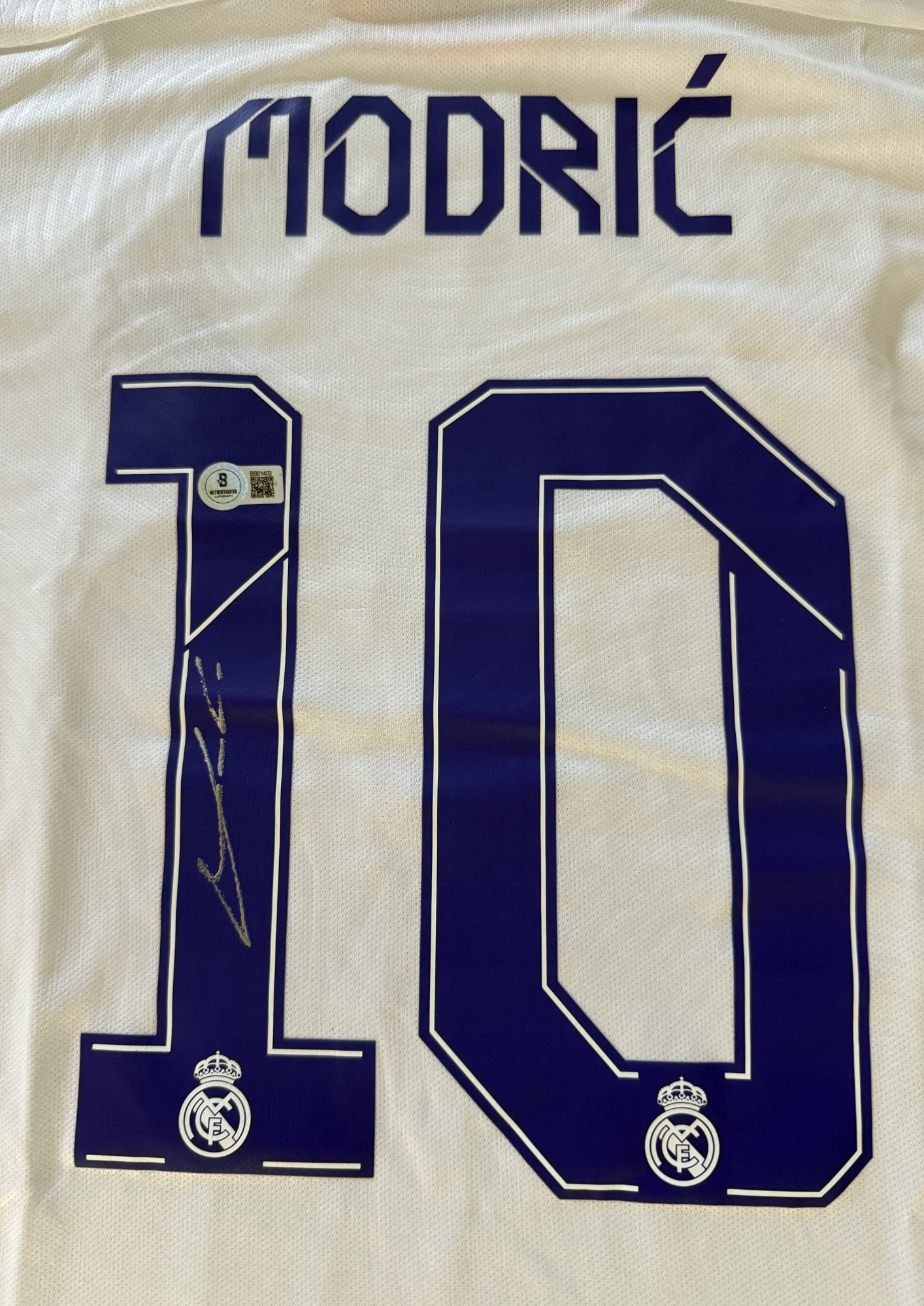 Trikot Luka Modric #10 Real Madrid 21/22 Home UCL Signed Jersey (Beckett COA)